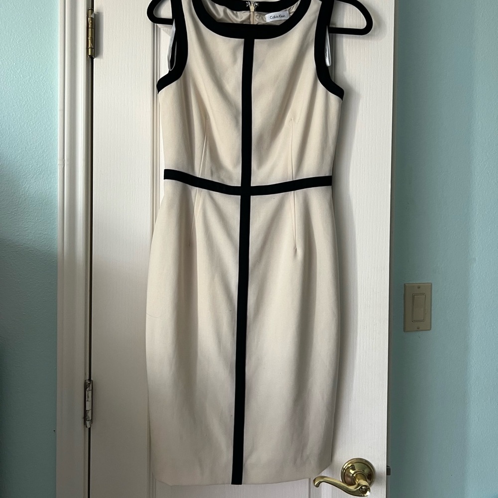 Calvin Klein size 4 créame business dress